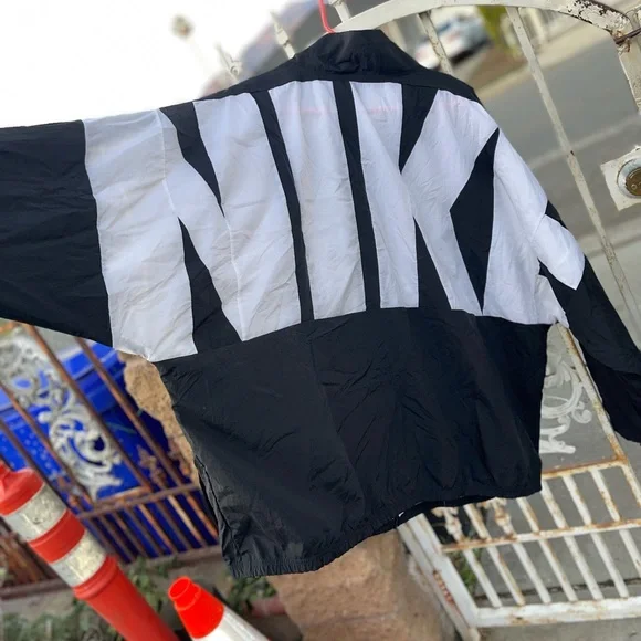 Nike Dry-Fit Starting Five Men's
Jacket - Picture 10 of 11